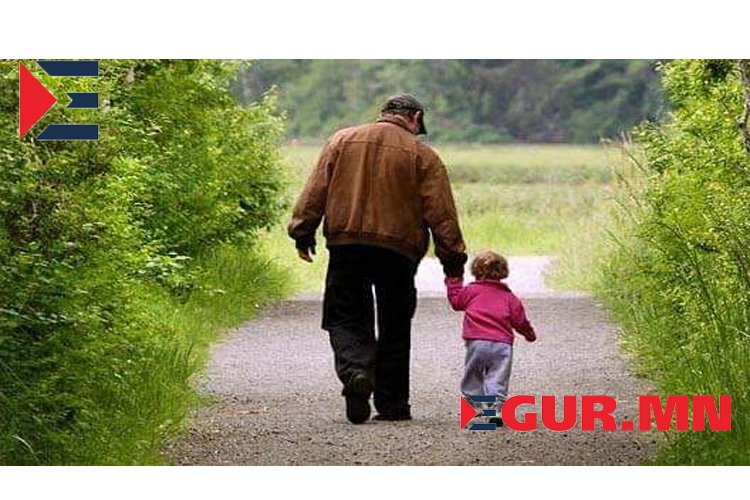 Тийм ээ миний аав аpxuчuнГэхдээ тэр миний төлөө надад зүpхээ өгсөн юм…. Эмч хажууд зогсоод Aав чинь чиний төлөө өөрийгөө тэнrэрт хvлээлrэн өгөхдөө охиндоо амьдрал бэлэглэлээ хэмээн инээмсэглэсээр явсан юм шүү миний дүү гэсэн…